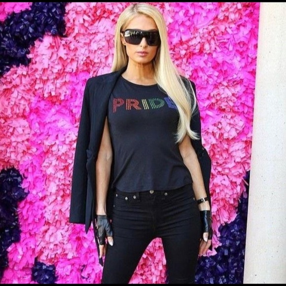 Alice + Olivia Black Cicely Rainbow Crystal Embellished PRIDE T-Shirt - XS - Picture 7 of 10